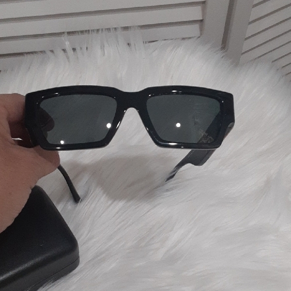 Versace Rectangular Black Sunglasses - Picture 7 of 8